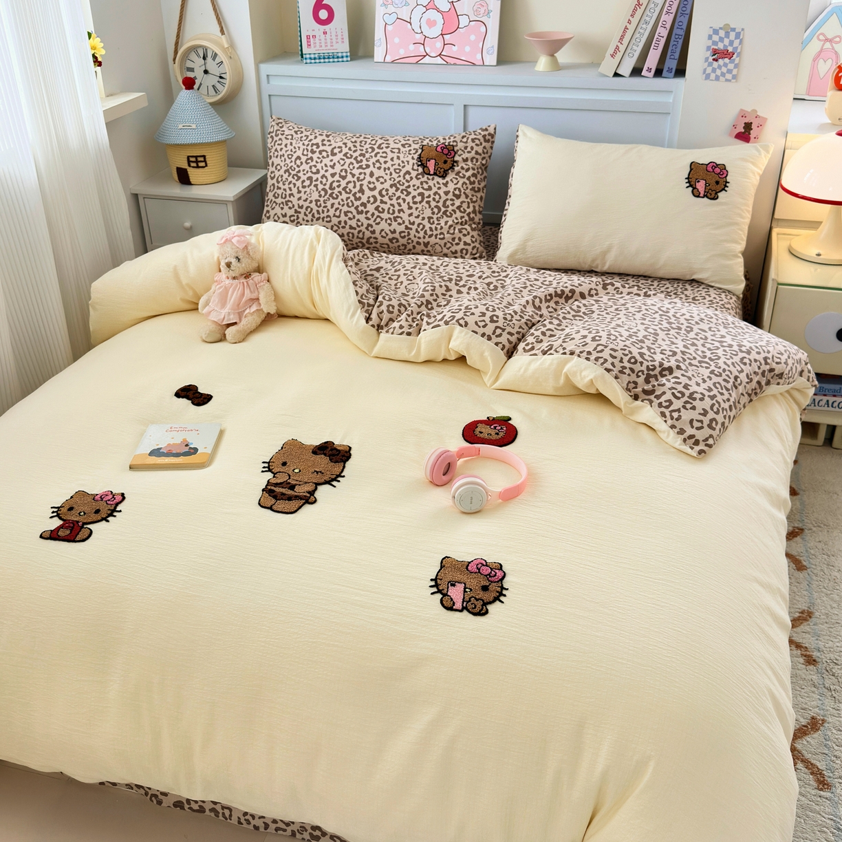 91家纺网 家纺一手货源 找家纺 橙意 2026新款云感双层纱贴布绣四件套-黑皮KT猫 黑皮KT猫-奶油黄