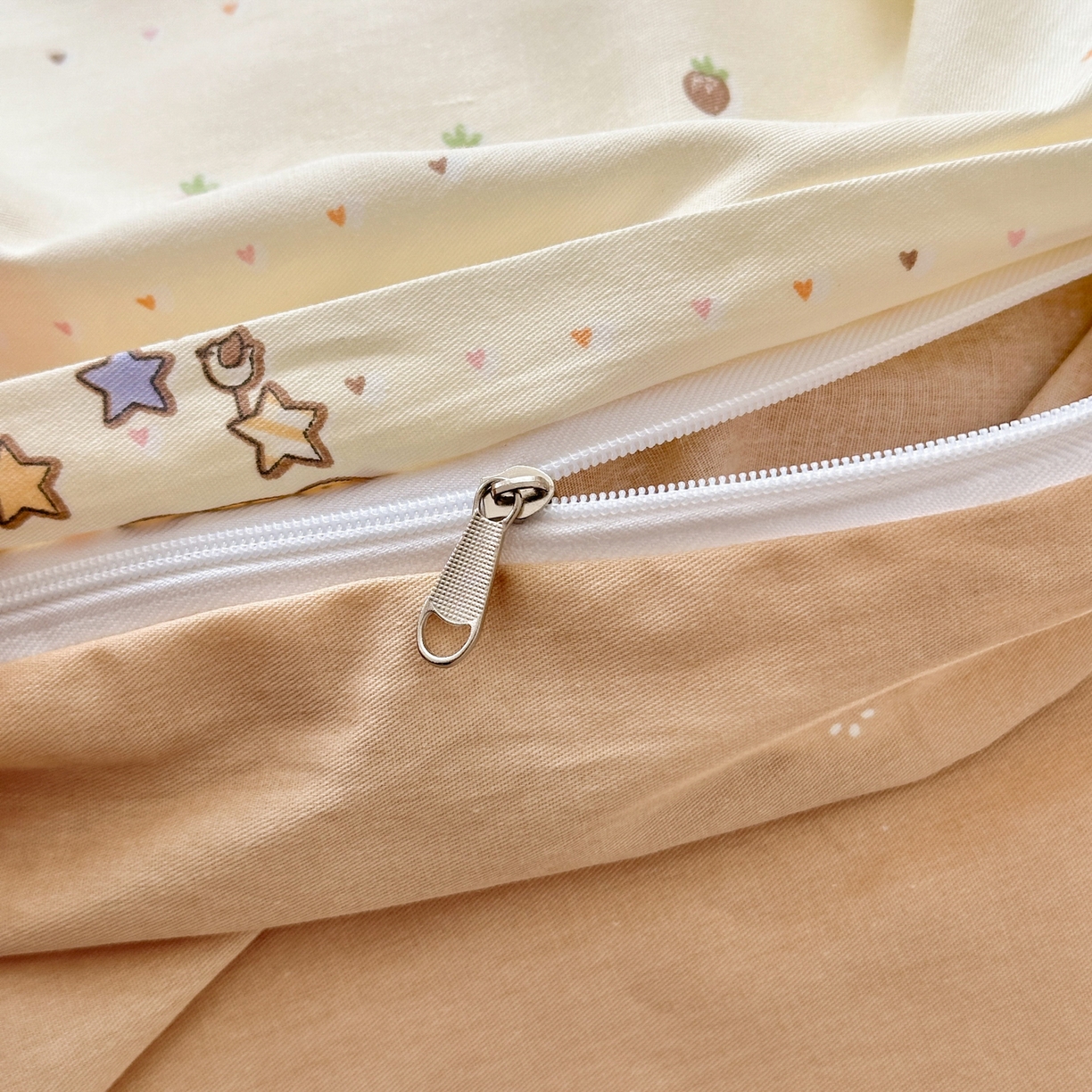 91家纺网 家纺一手货源 找家纺 清雅福 2026春夏新款INS小清新40支全棉13372单被套第二批 星星布偶