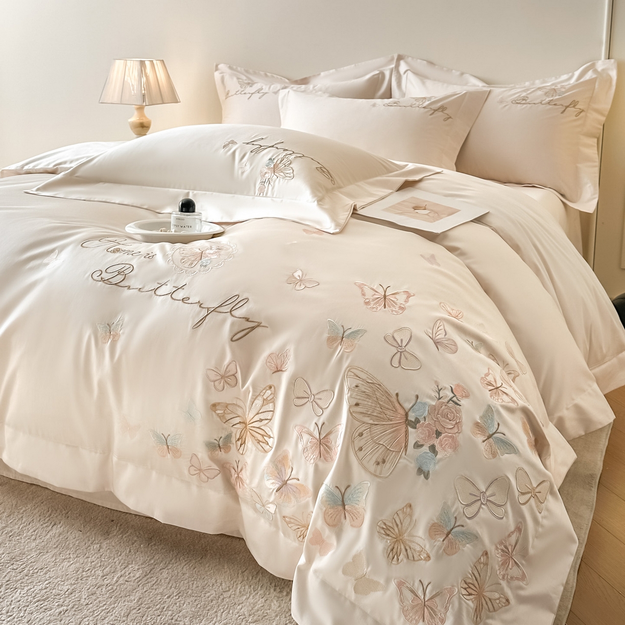 91家纺网 家纺一手货源 找家纺 金喜 2026新款柔软刺绣精梳棉四件套-梦蝶系列 梦蝶-月光白