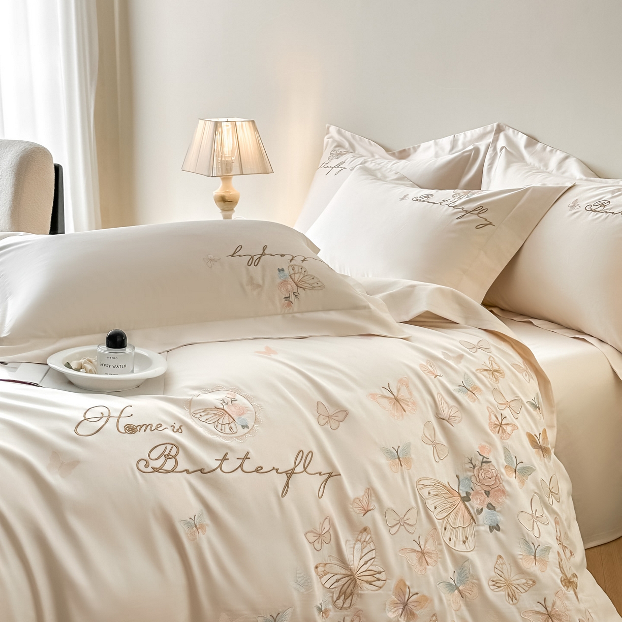 91家纺网 家纺一手货源 找家纺 金喜 2026新款柔软刺绣精梳棉四件套-梦蝶系列 梦蝶-月光白