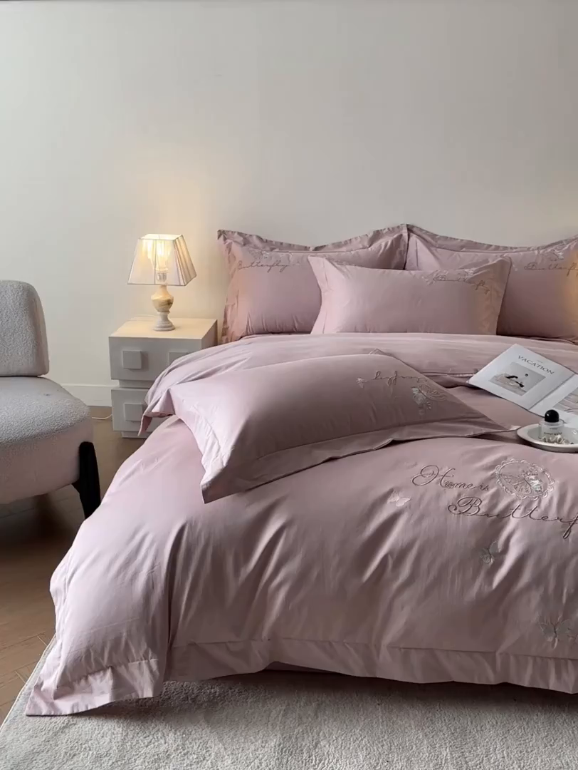 91家纺网 家纺一手货源 找家纺 金喜 2026新款柔软刺绣精梳棉四件套-梦蝶系列 梦蝶-浅豆沙