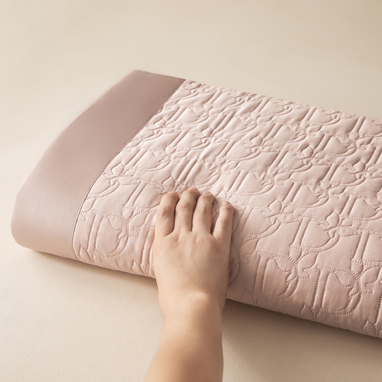 91家纺网 家纺一手货源 找家纺 （总）金喜 2025新款100支全棉蚕丝床盖-风格二