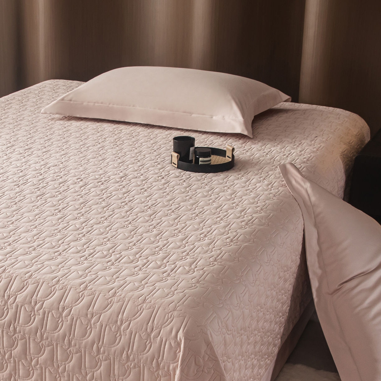 91家纺网 家纺一手货源 找家纺 （总）金喜 2025新款100支全棉蚕丝床盖-风格二