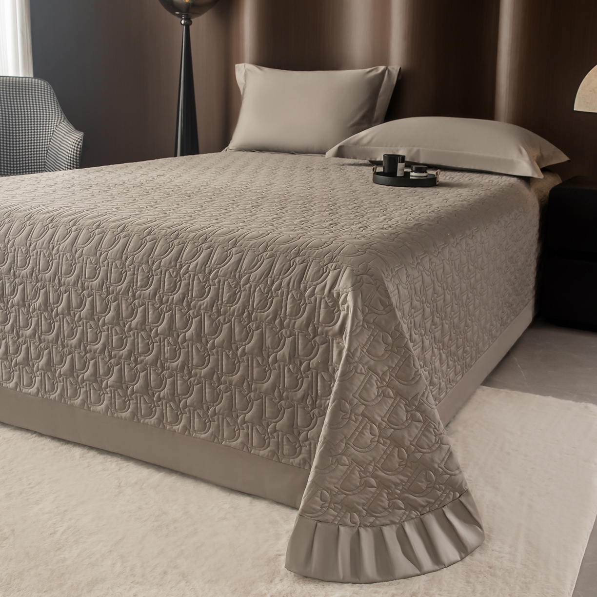 91家纺网 家纺一手货源 找家纺 金喜 2025新款100支全棉蚕丝床盖-风格二 灰咖