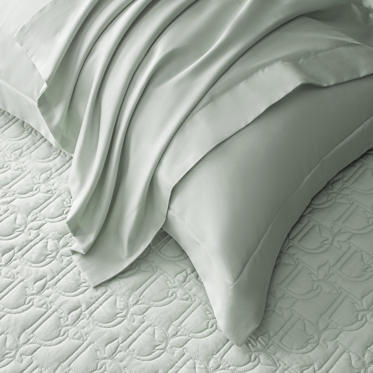 91家纺网 家纺一手货源 找家纺 金喜 2025新款100支全棉蚕丝床盖-风格二 木槿绿