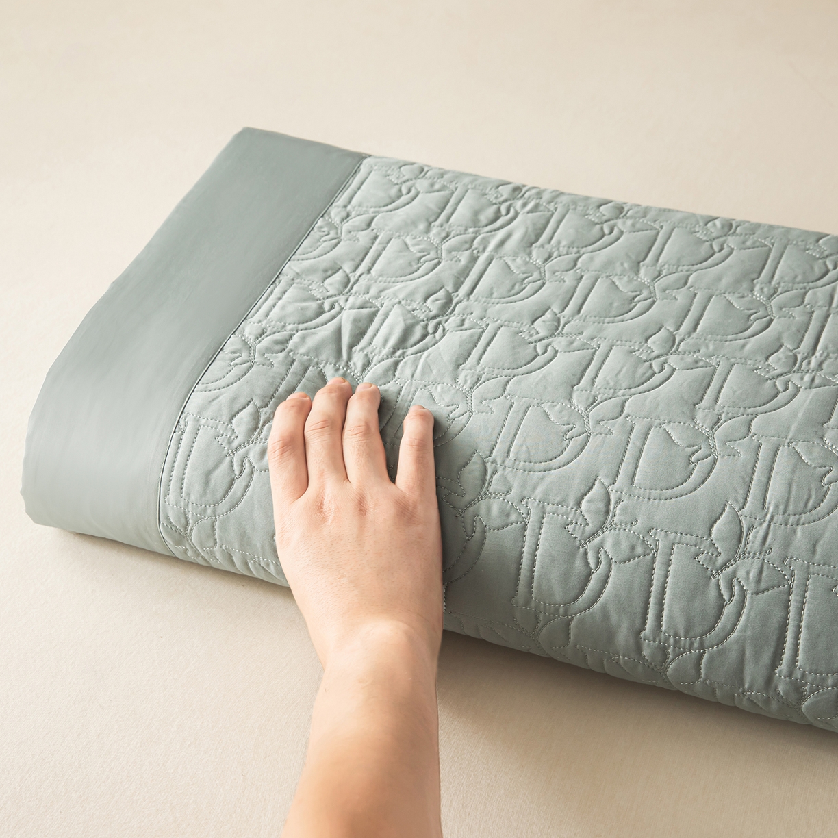 91家纺网 家纺一手货源 找家纺 金喜 2025新款100支全棉蚕丝床盖-风格二 木槿绿