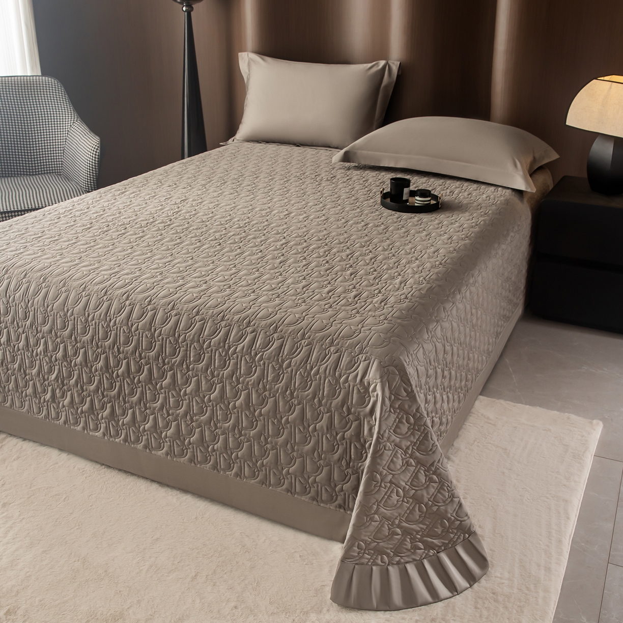 91家纺网 家纺一手货源 找家纺 金喜 2025新款100支全棉蚕丝床盖-风格二 灰咖