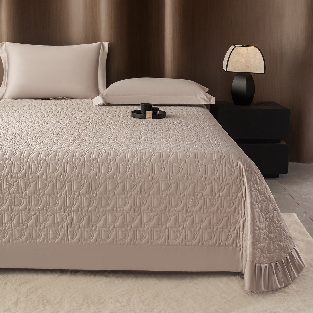 91家纺网 家纺一手货源 找家纺 金喜 2025新款100支全棉蚕丝床盖-风格二 粉灰