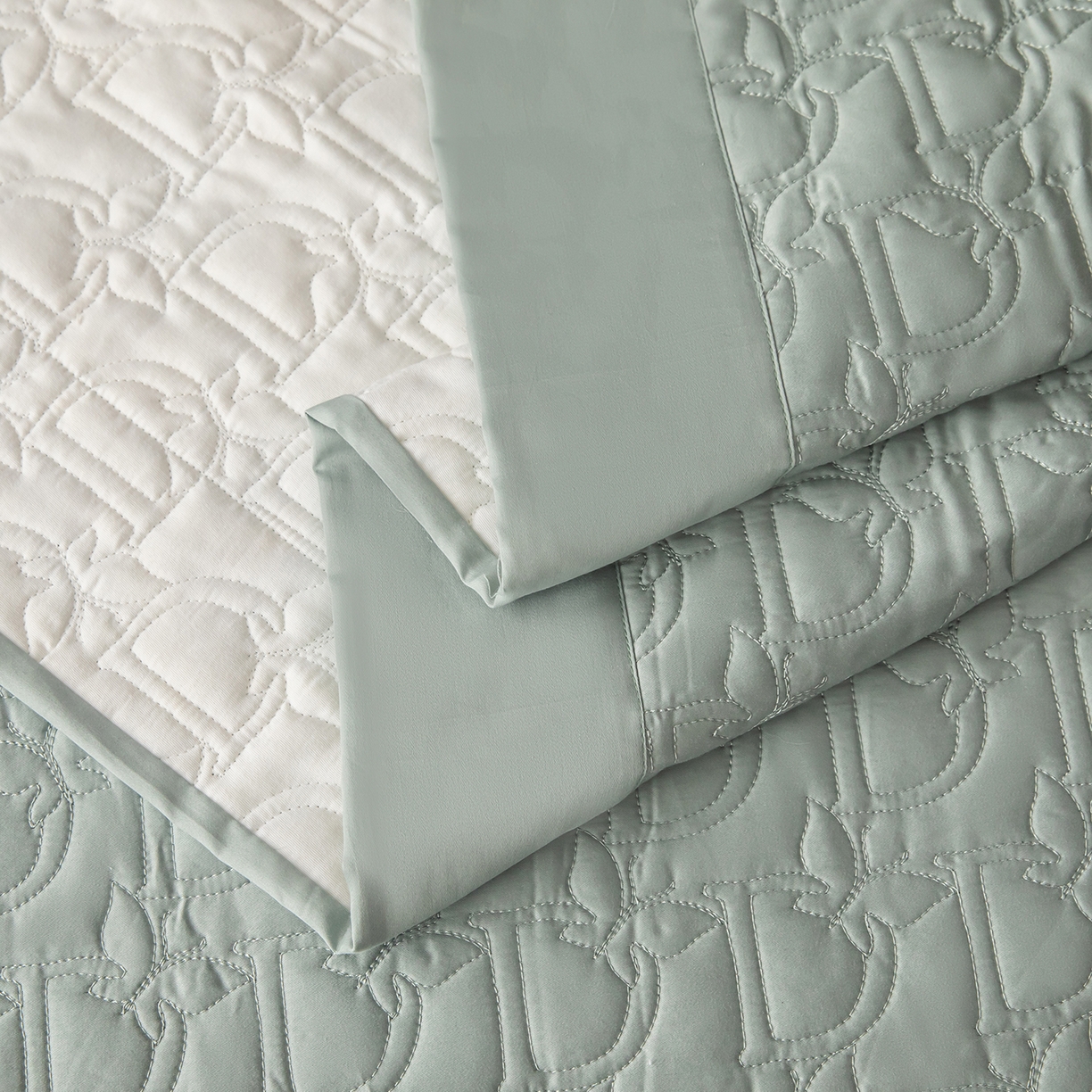 91家纺网 家纺一手货源 找家纺 金喜 2025新款100支全棉蚕丝床盖-风格二 木槿绿