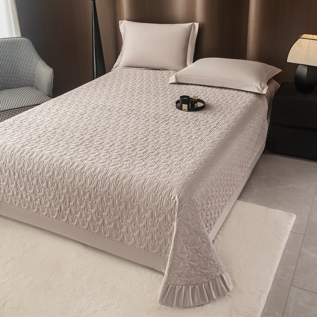 91家纺网 家纺一手货源 找家纺 金喜 2025新款100支全棉蚕丝床盖-风格二 粉灰