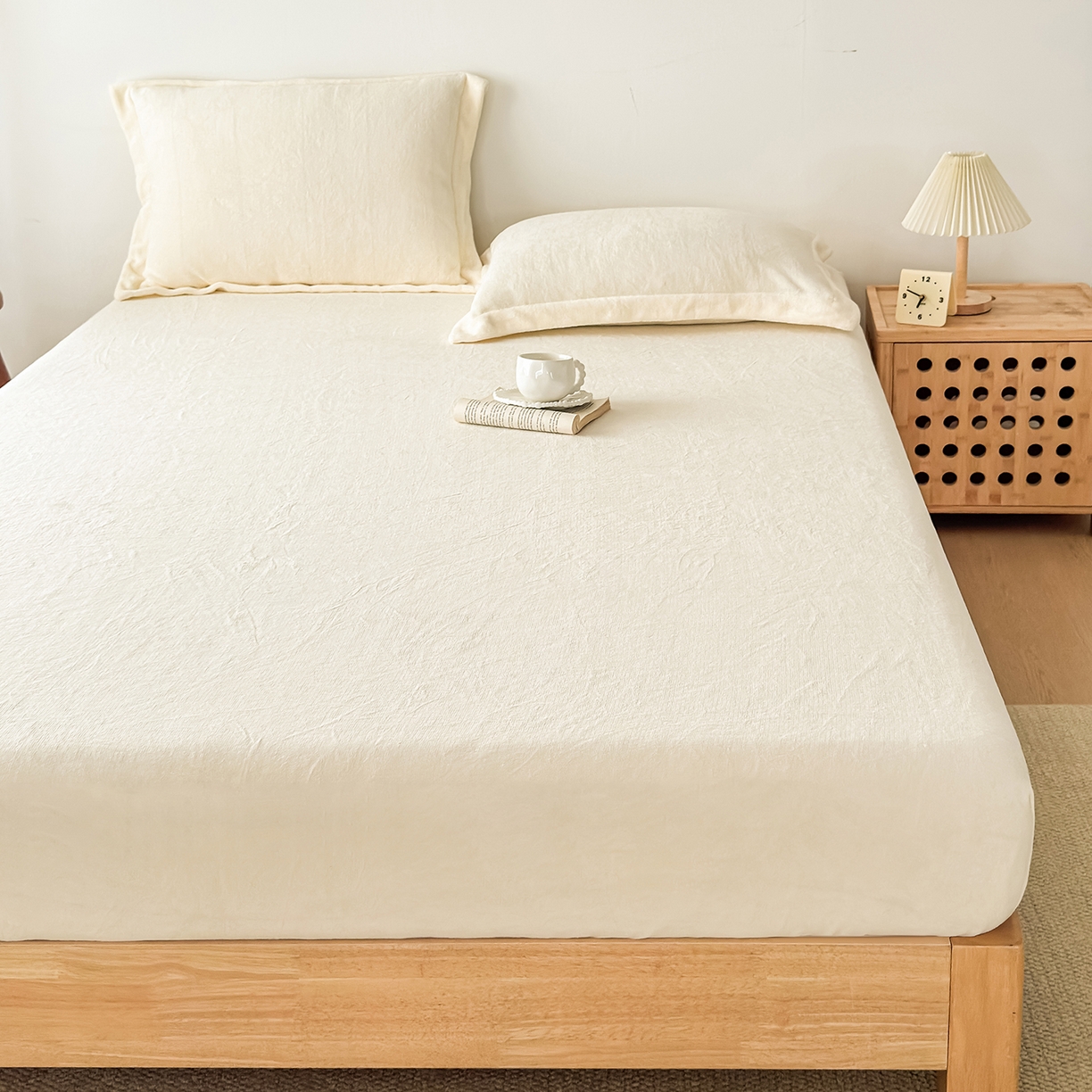 金喜 支持定制2025新款200G牛奶绒纯色床笠 奶芋白