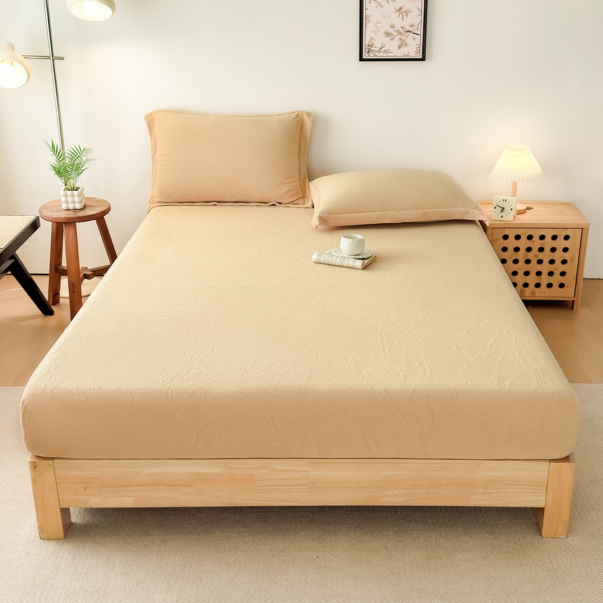 91家纺网 家纺一手货源 找家纺 金喜 支持定制2025新款200G牛奶绒纯色床笠 茶棕