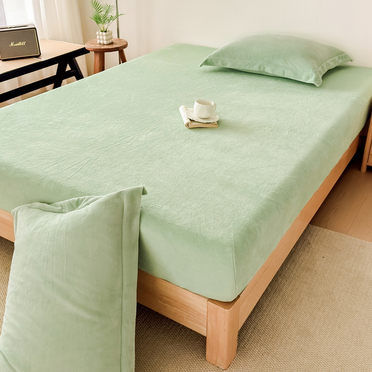 91家纺网 家纺一手货源 找家纺 金喜 支持定制2025新款200G牛奶绒纯色床笠 艾绿