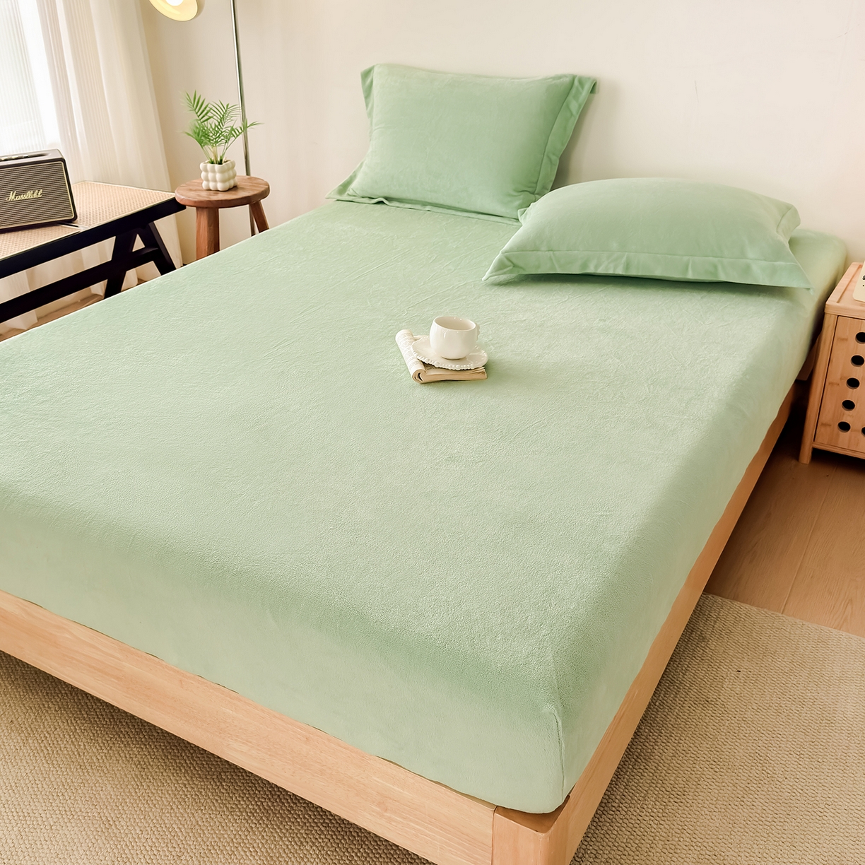 91家纺网 家纺一手货源 找家纺 金喜 支持定制2025新款200G牛奶绒纯色床笠 艾绿