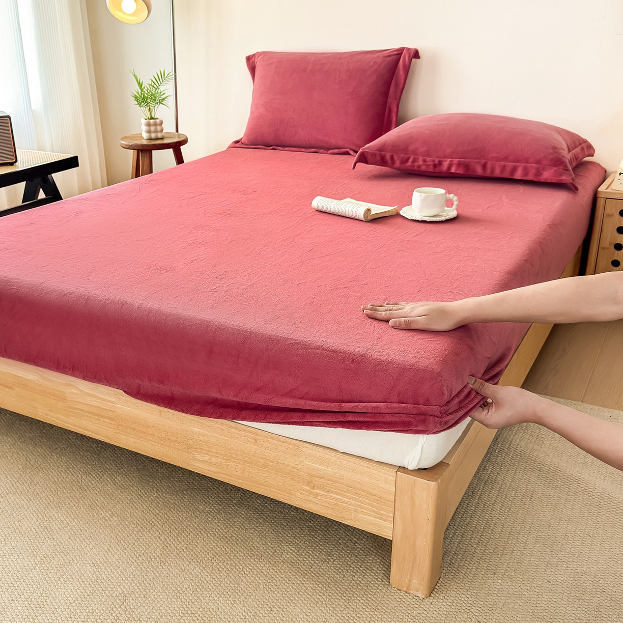 91家纺网 家纺一手货源 找家纺 金喜 支持定制2025新款200G牛奶绒纯色床笠 豆沙