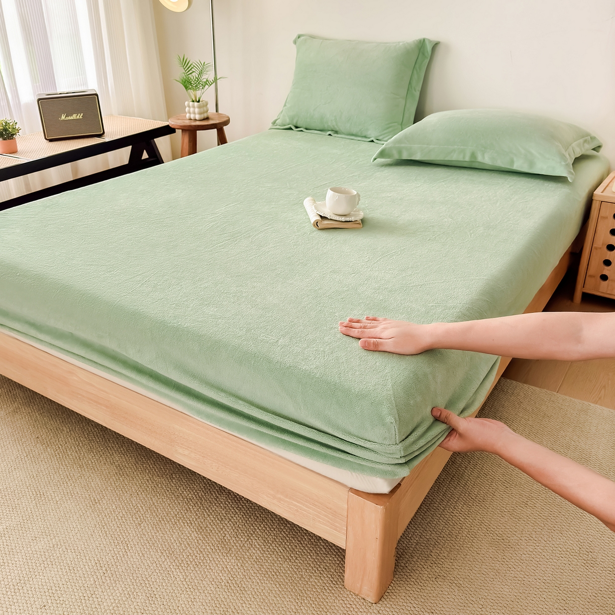 91家纺网 家纺一手货源 找家纺 金喜 支持定制2025新款200G牛奶绒纯色床笠 艾绿