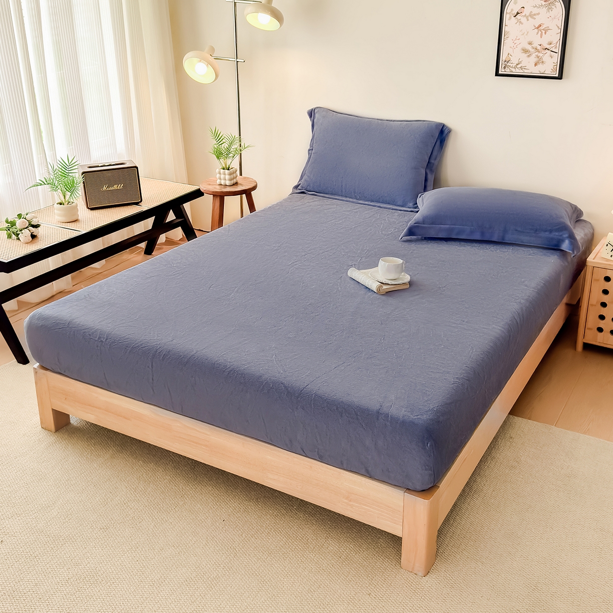 91家纺网 家纺一手货源 找家纺 金喜 支持定制2025新款200G牛奶绒纯色床笠 藏蓝