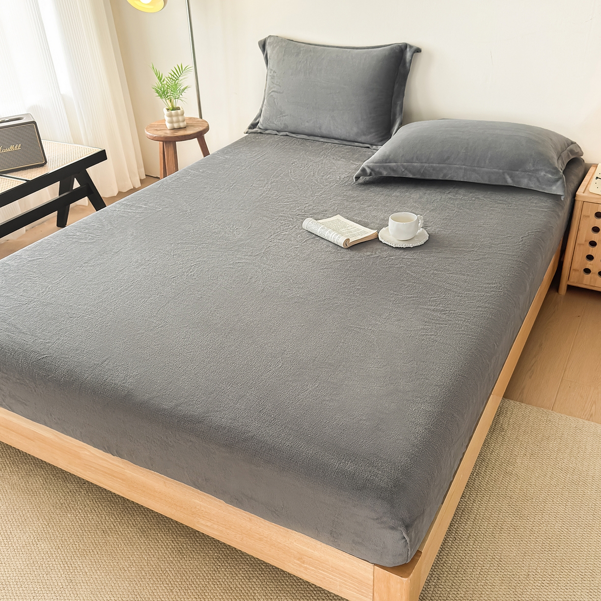 91家纺网 家纺一手货源 找家纺 金喜 支持定制2025新款200G牛奶绒纯色床笠 星空灰