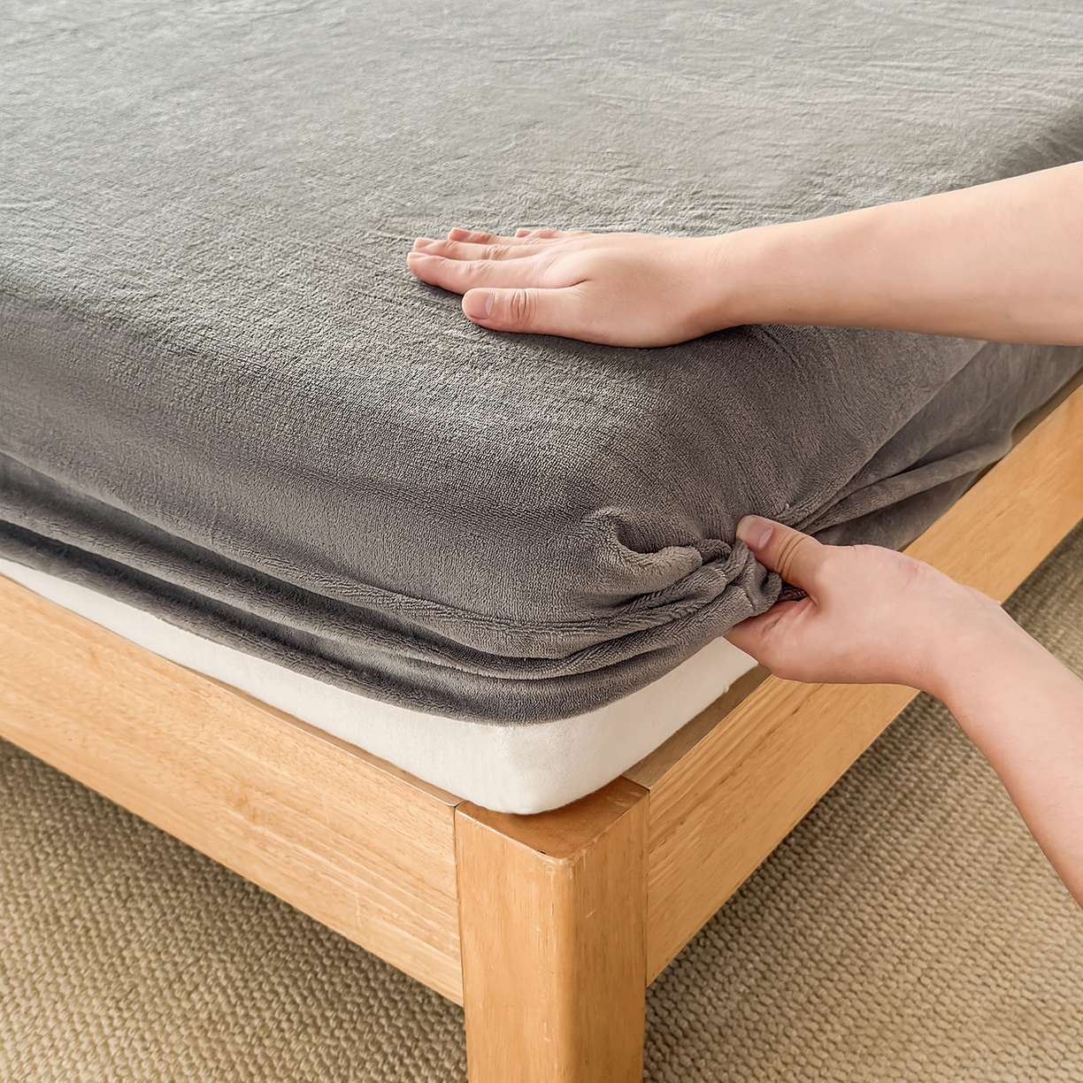 91家纺网 家纺一手货源 找家纺 金喜 支持定制2025新款200G牛奶绒纯色床笠 星空灰