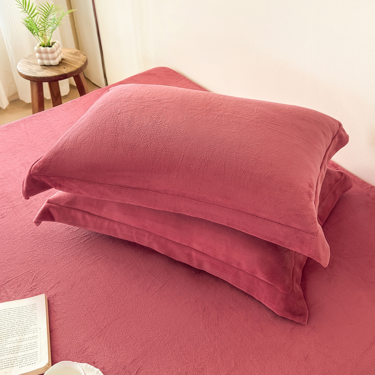 91家纺网 家纺一手货源 找家纺 金喜 支持定制2025新款200G牛奶绒纯色床笠 豆沙