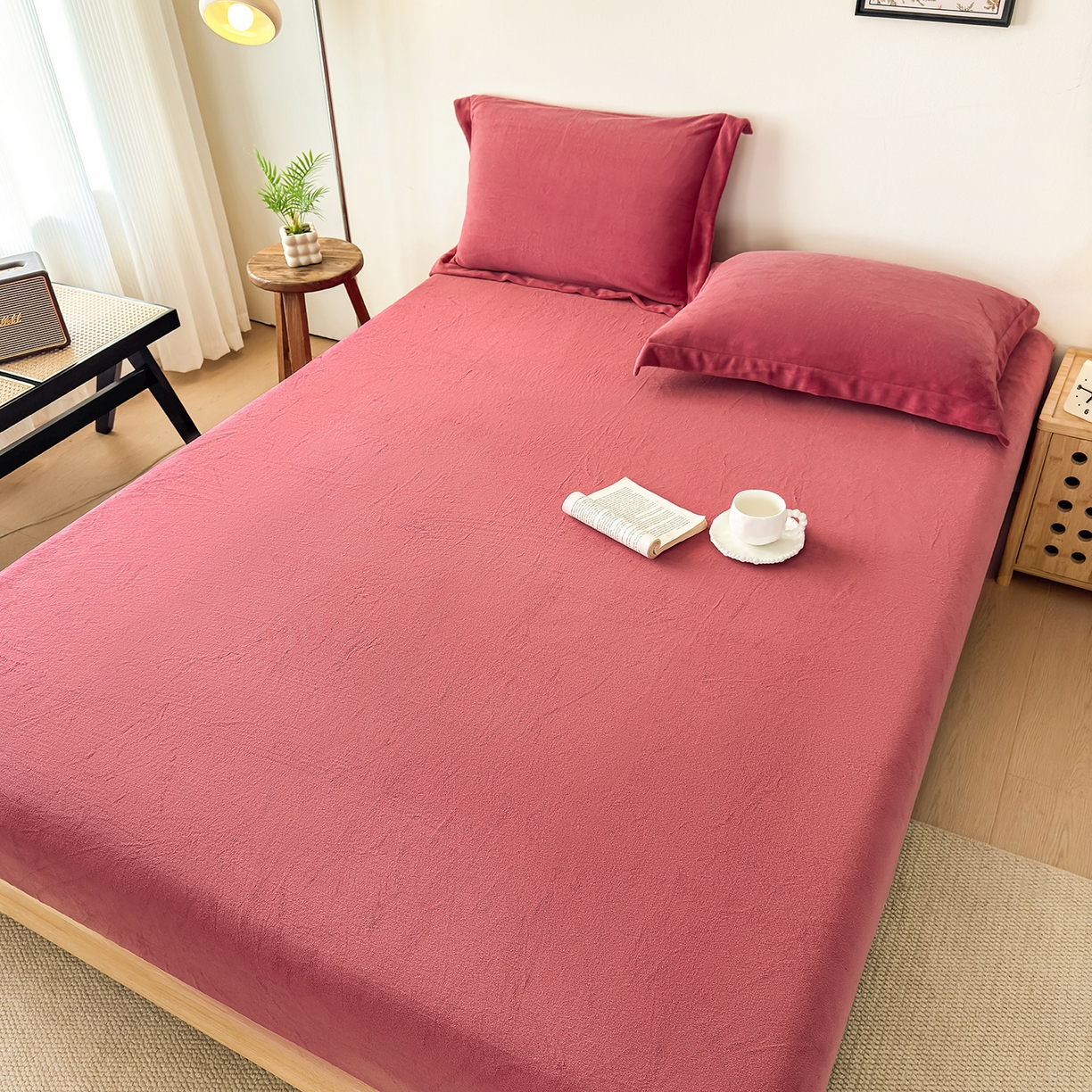 91家纺网 家纺一手货源 找家纺 金喜 支持定制2025新款200G牛奶绒纯色床笠 豆沙