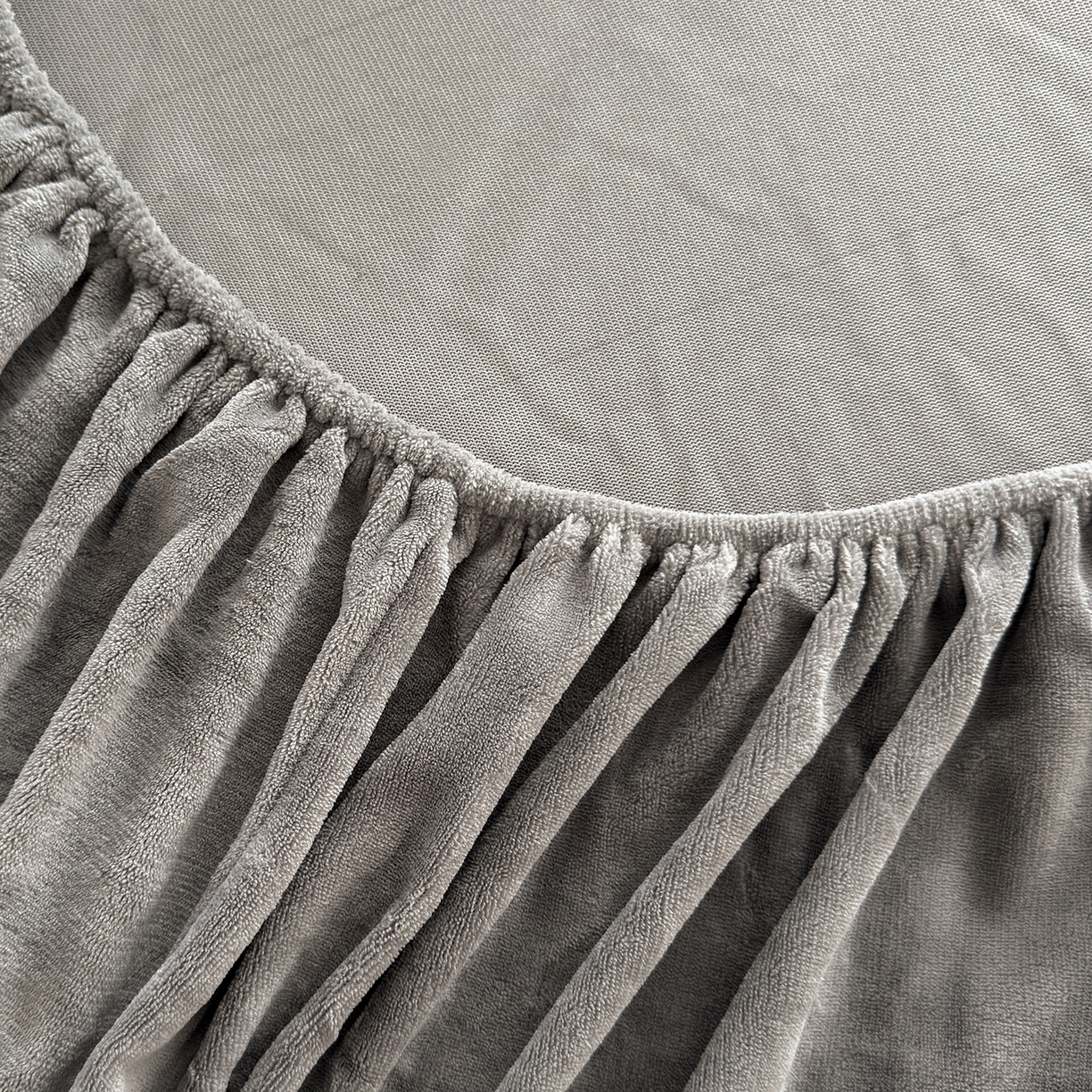 91家纺网 家纺一手货源 找家纺 金喜 支持定制2025新款200G牛奶绒纯色床笠 星空灰