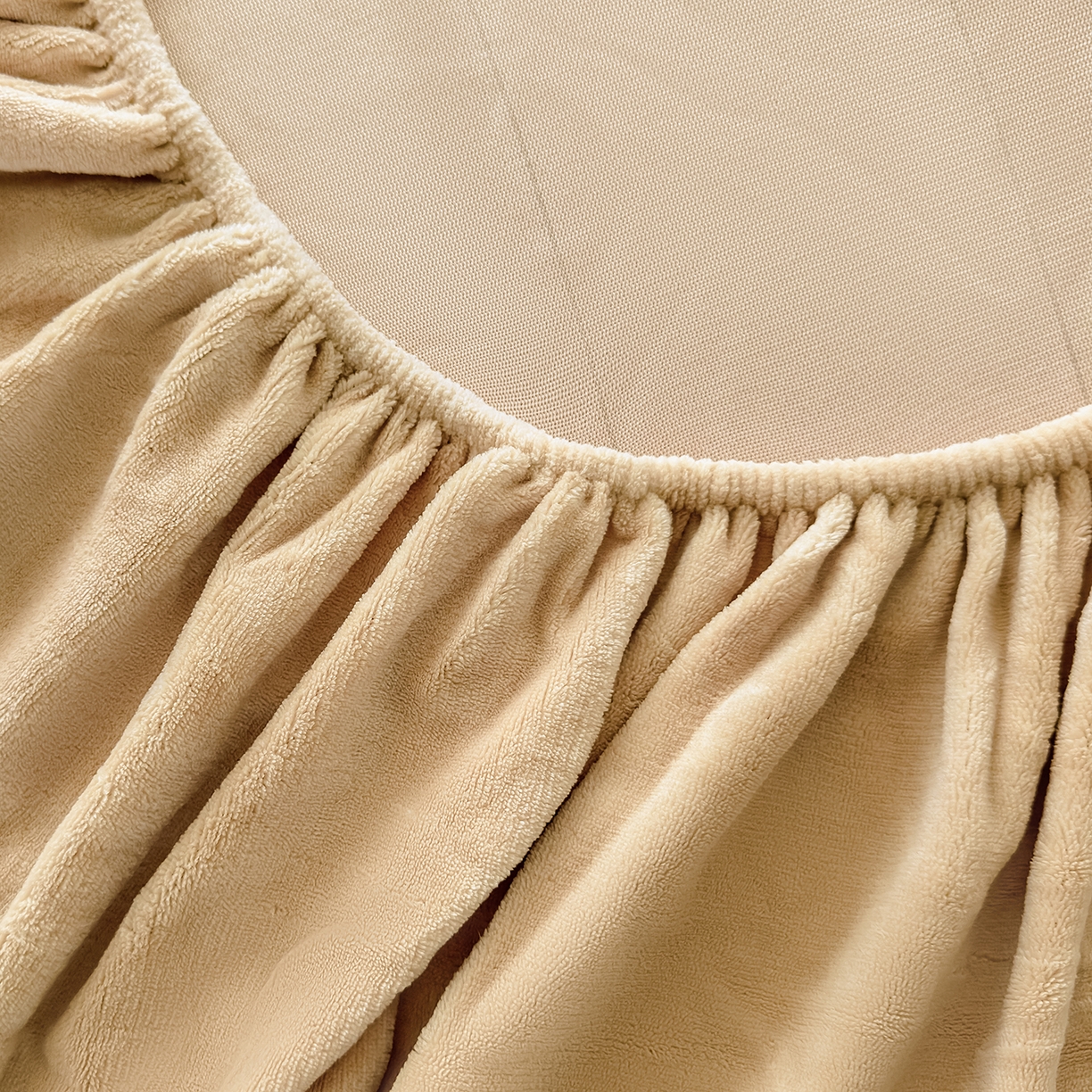 91家纺网 家纺一手货源 找家纺 金喜 支持定制2025新款200G牛奶绒纯色床笠 茶棕