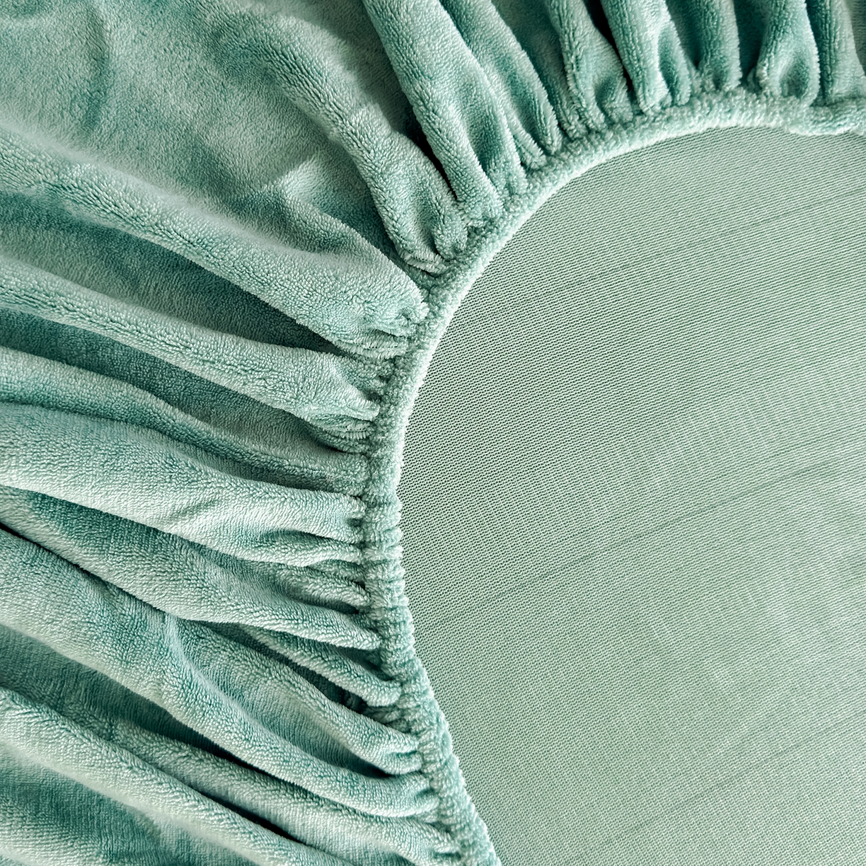 91家纺网 家纺一手货源 找家纺 金喜 支持定制2025新款200G牛奶绒纯色床笠 豆绿