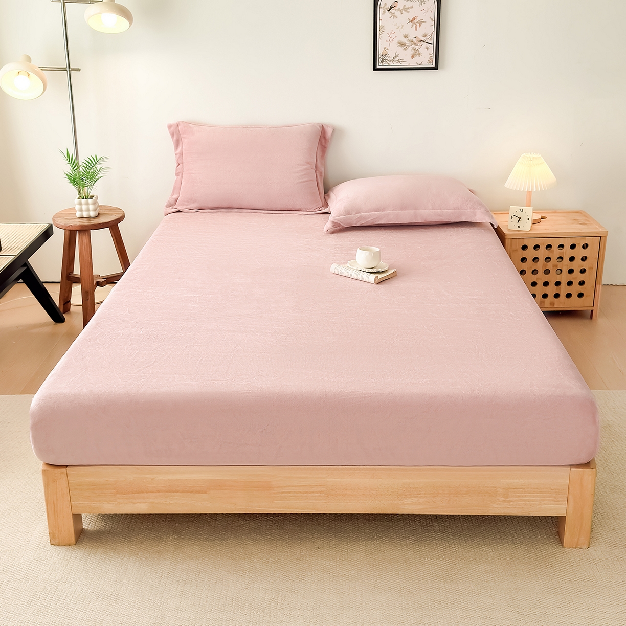 91家纺网 家纺一手货源 找家纺 金喜 支持定制2025新款200G牛奶绒纯色床笠 湘妃粉