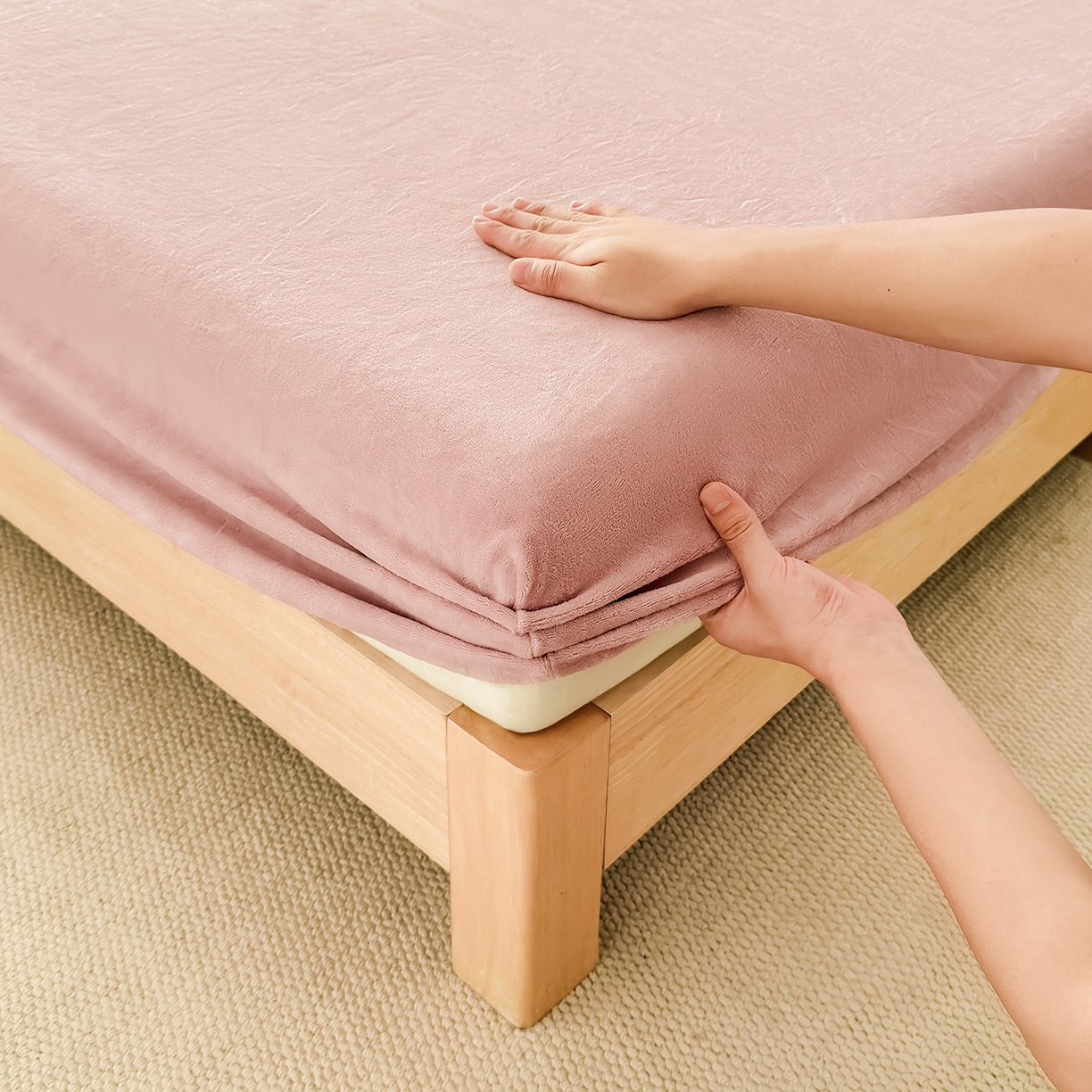 91家纺网 家纺一手货源 找家纺 金喜 支持定制2025新款200G牛奶绒纯色床笠 湘妃粉