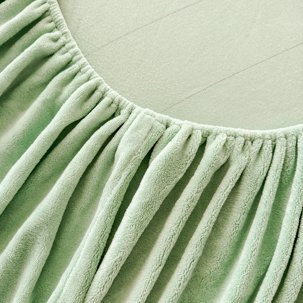 91家纺网 家纺一手货源 找家纺 金喜 支持定制2025新款200G牛奶绒纯色床笠 艾绿