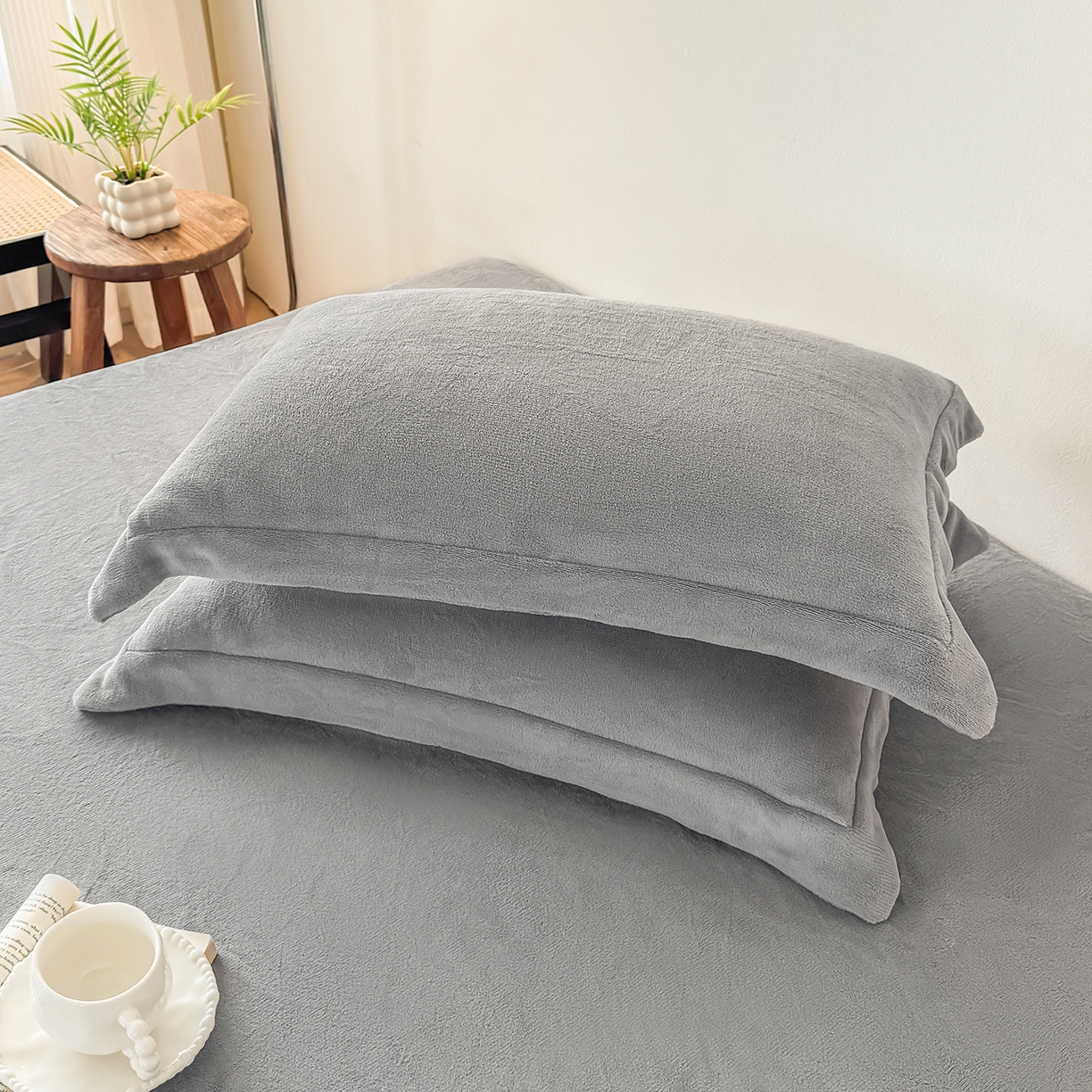 91家纺网 家纺一手货源 找家纺 金喜 支持定制2025新款200G牛奶绒纯色床笠 冰川灰