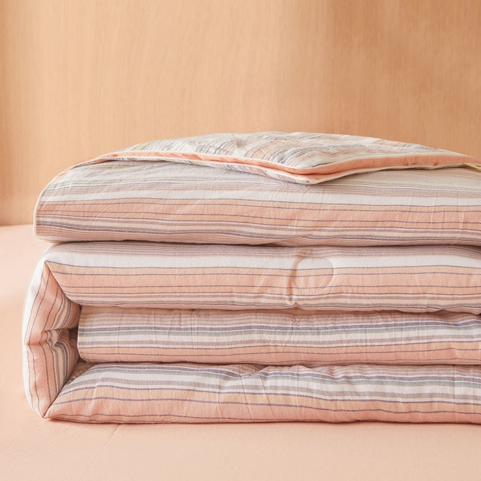 91家纺网 家纺一手货源 找家纺 金喜 2025新款全棉棉花被夏被四件套 西蒙粉