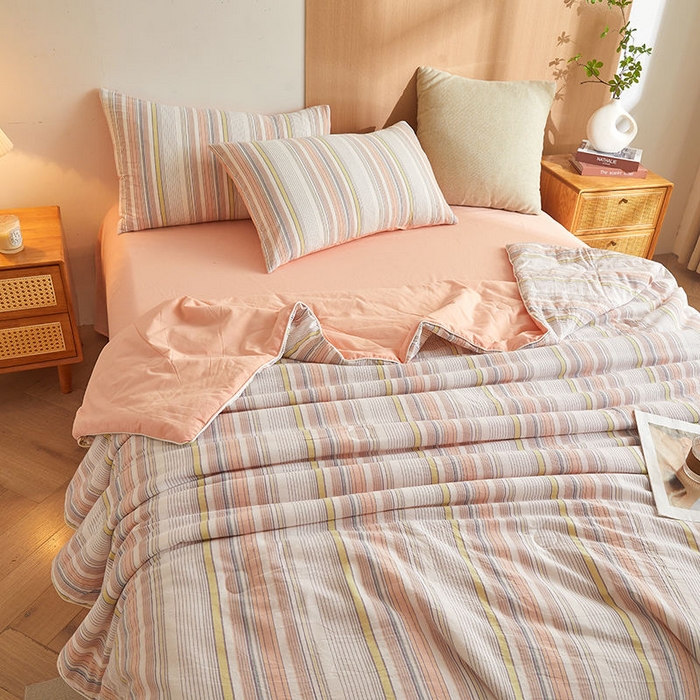 91家纺网 家纺一手货源 找家纺 金喜 2025新款全棉棉花被夏被四件套 西蒙粉