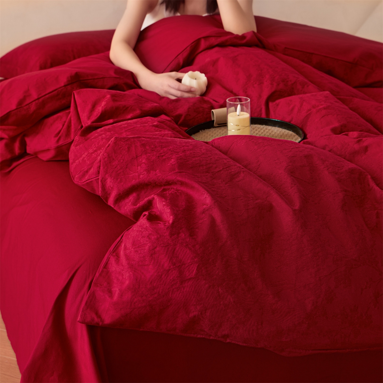 91家纺网 家纺一手货源 找家纺 笙意家纺 2026新款婚庆A版全棉60支亮面提花B版40支13372全棉四件套 梦幻花园-红