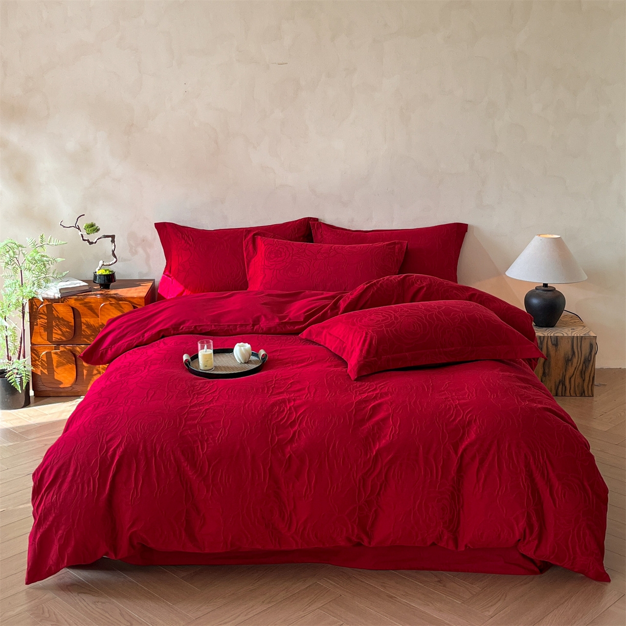 91家纺网 家纺一手货源 找家纺 笙意家纺 2026新款婚庆A版全棉60支亮面提花B版40支13372全棉四件套 枚香大红