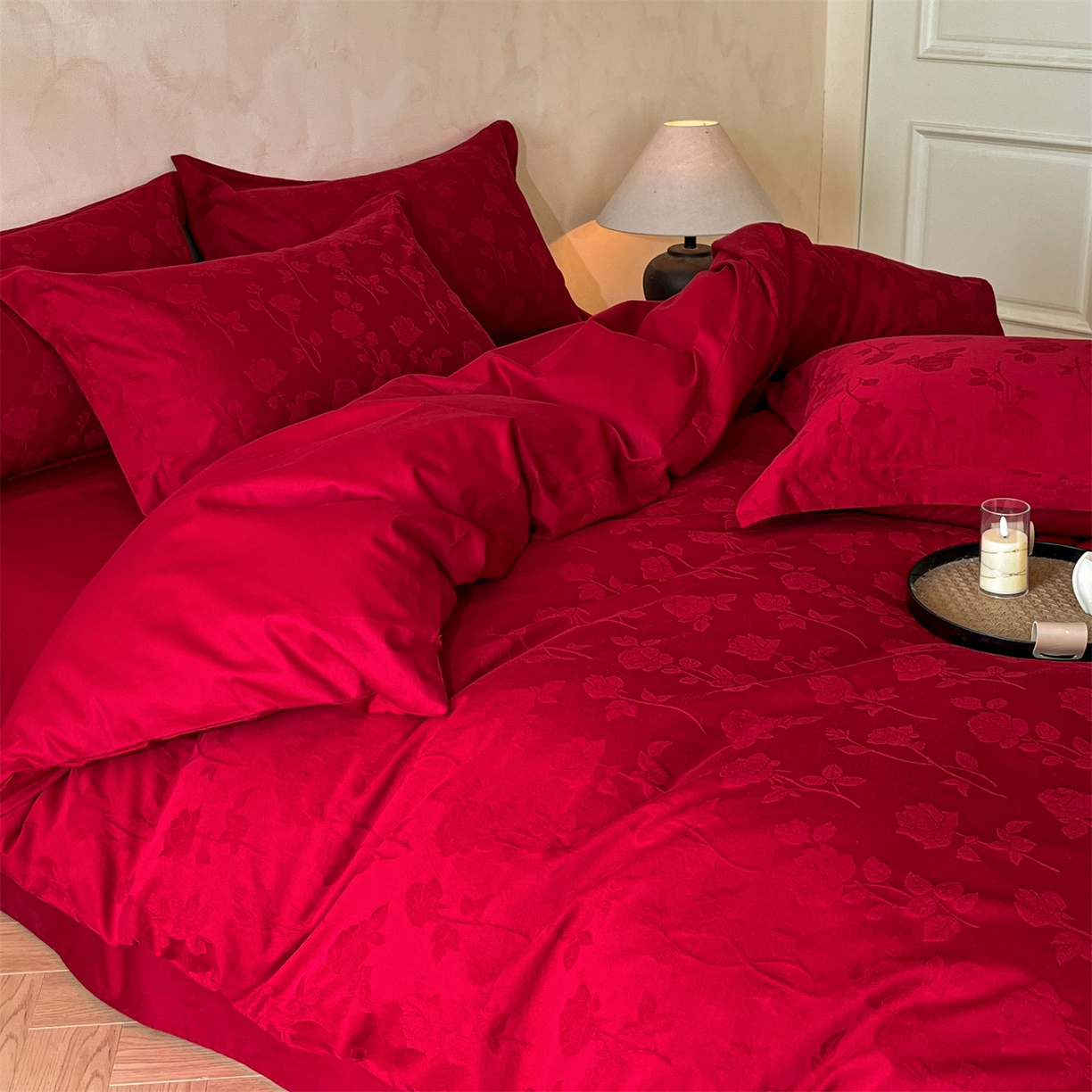 91家纺网 家纺一手货源 找家纺 笙意家纺 2026新款婚庆A版全棉60支亮面提花B版40支13372全棉四件套 岁月留声