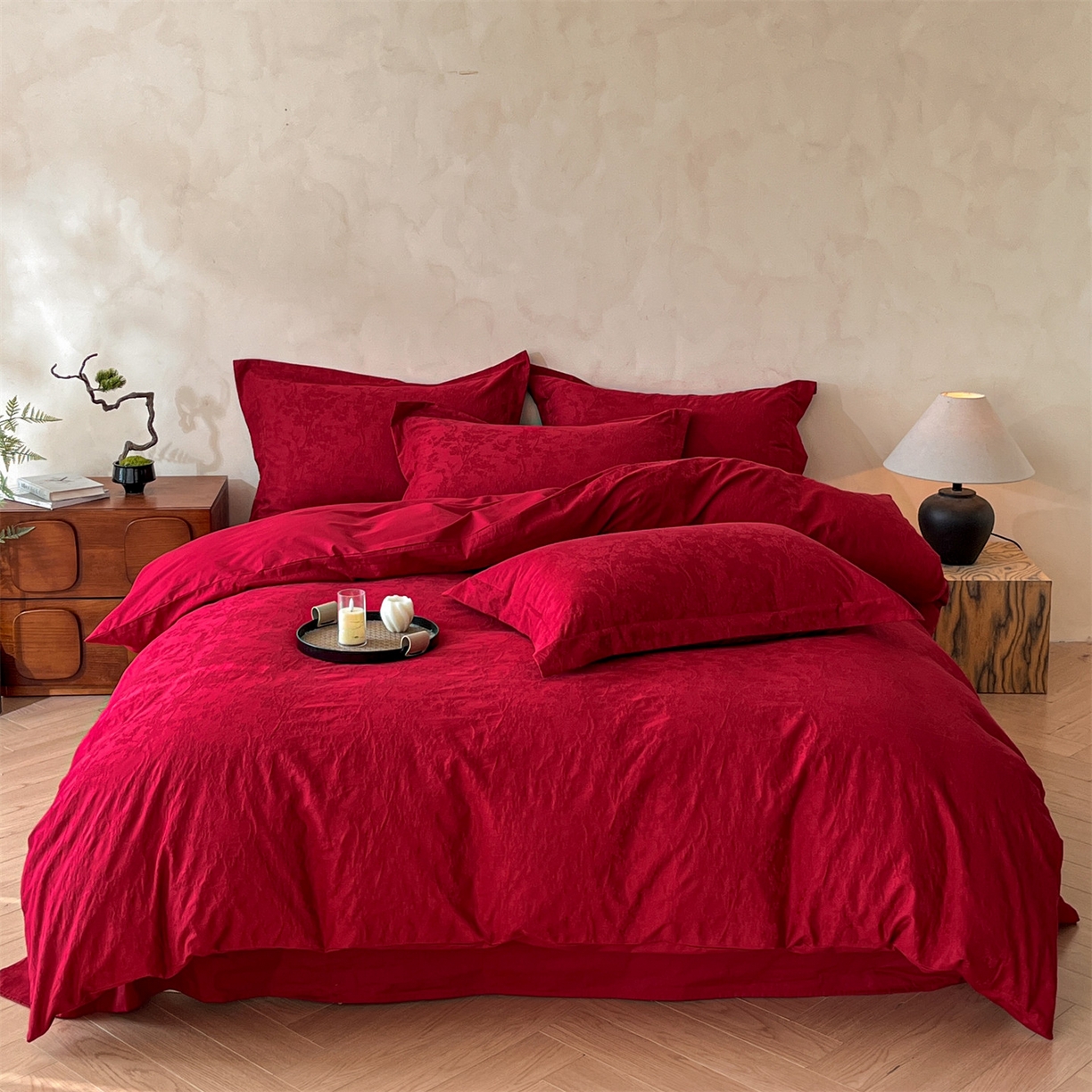 91家纺网 家纺一手货源 找家纺 笙意家纺 2026新款婚庆A版全棉60支亮面提花B版40支13372全棉四件套 梦幻花园-红