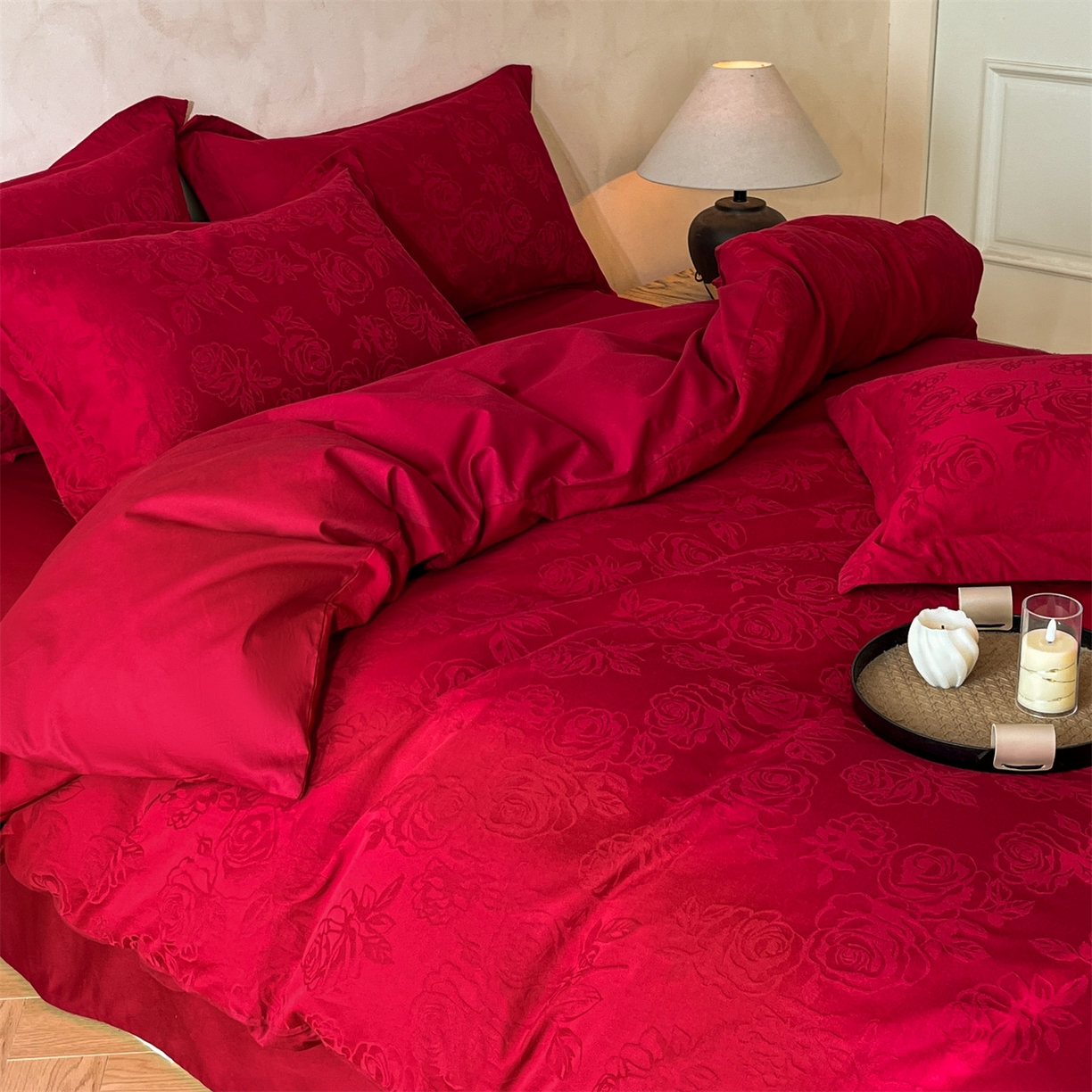 91家纺网 家纺一手货源 找家纺 笙意家纺 2026新款婚庆A版全棉60支亮面提花B版40支13372全棉四件套 玫瑰之恋