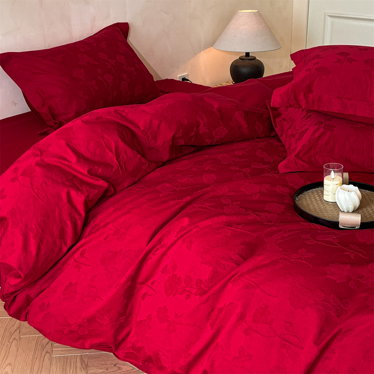 91家纺网 家纺一手货源 找家纺 笙意家纺 2026新款婚庆A版全棉60支亮面提花B版40支13372全棉四件套 岁月留声