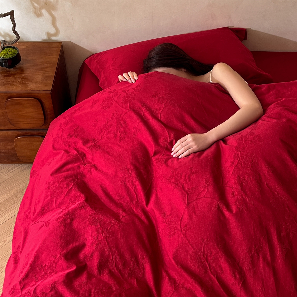 91家纺网 家纺一手货源 找家纺 笙意家纺 2026新款婚庆A版全棉60支亮面提花B版40支13372全棉四件套 花戏蝶