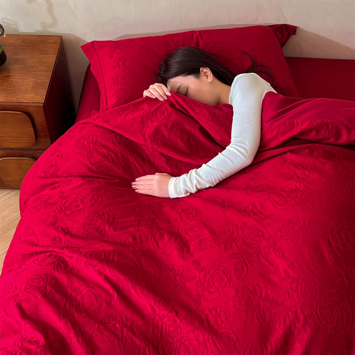 91家纺网 家纺一手货源 找家纺 笙意家纺 2026新款婚庆A版全棉60支亮面提花B版40支13372全棉四件套 玫瑰之恋