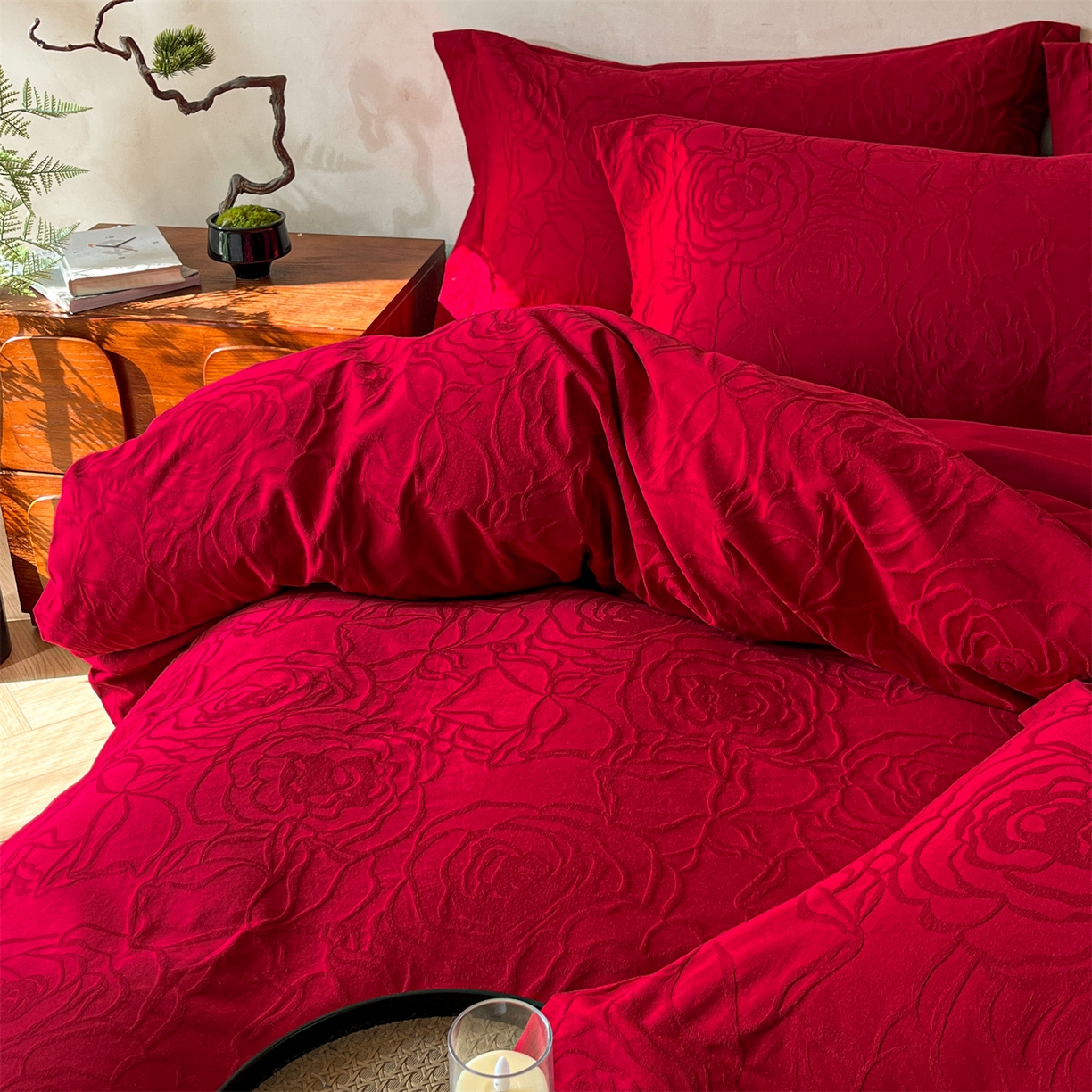 91家纺网 家纺一手货源 找家纺 笙意家纺 2026新款婚庆A版全棉60支亮面提花B版40支13372全棉四件套 枚香大红