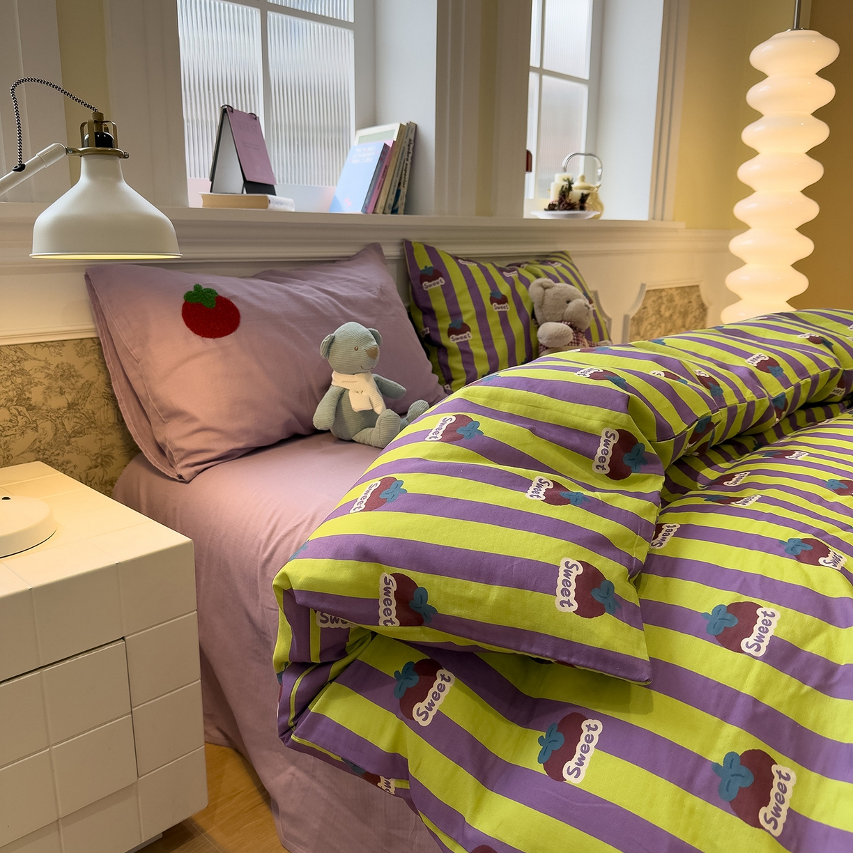 91家纺网 家纺一手货源 找家纺 呗旺鹿 2026新款ins风全棉撞色双层纱毛巾绣甜柿子系列四件套 甜柿紫