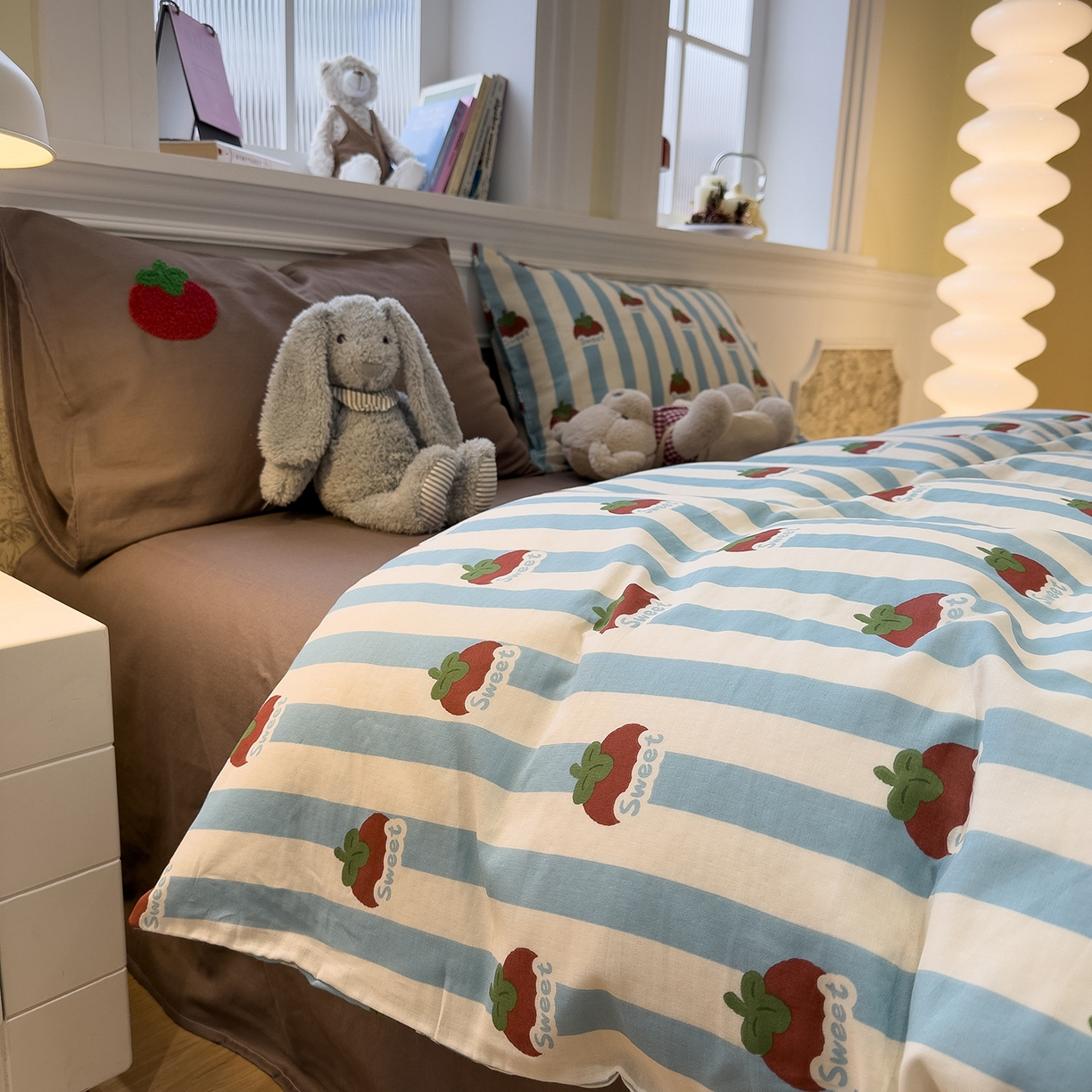 91家纺网 家纺一手货源 找家纺 呗旺鹿 2026新款ins风全棉撞色双层纱毛巾绣甜柿子系列四件套 甜柿蓝