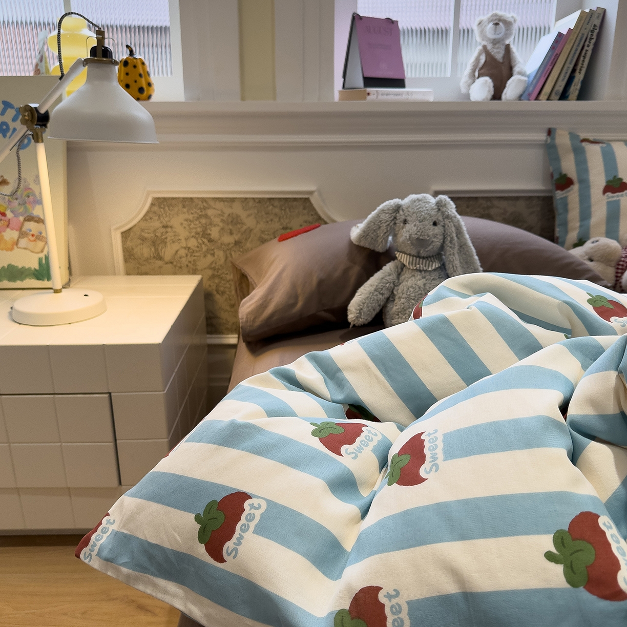 91家纺网 家纺一手货源 找家纺 呗旺鹿 2026新款ins风全棉撞色双层纱毛巾绣甜柿子系列四件套 甜柿蓝