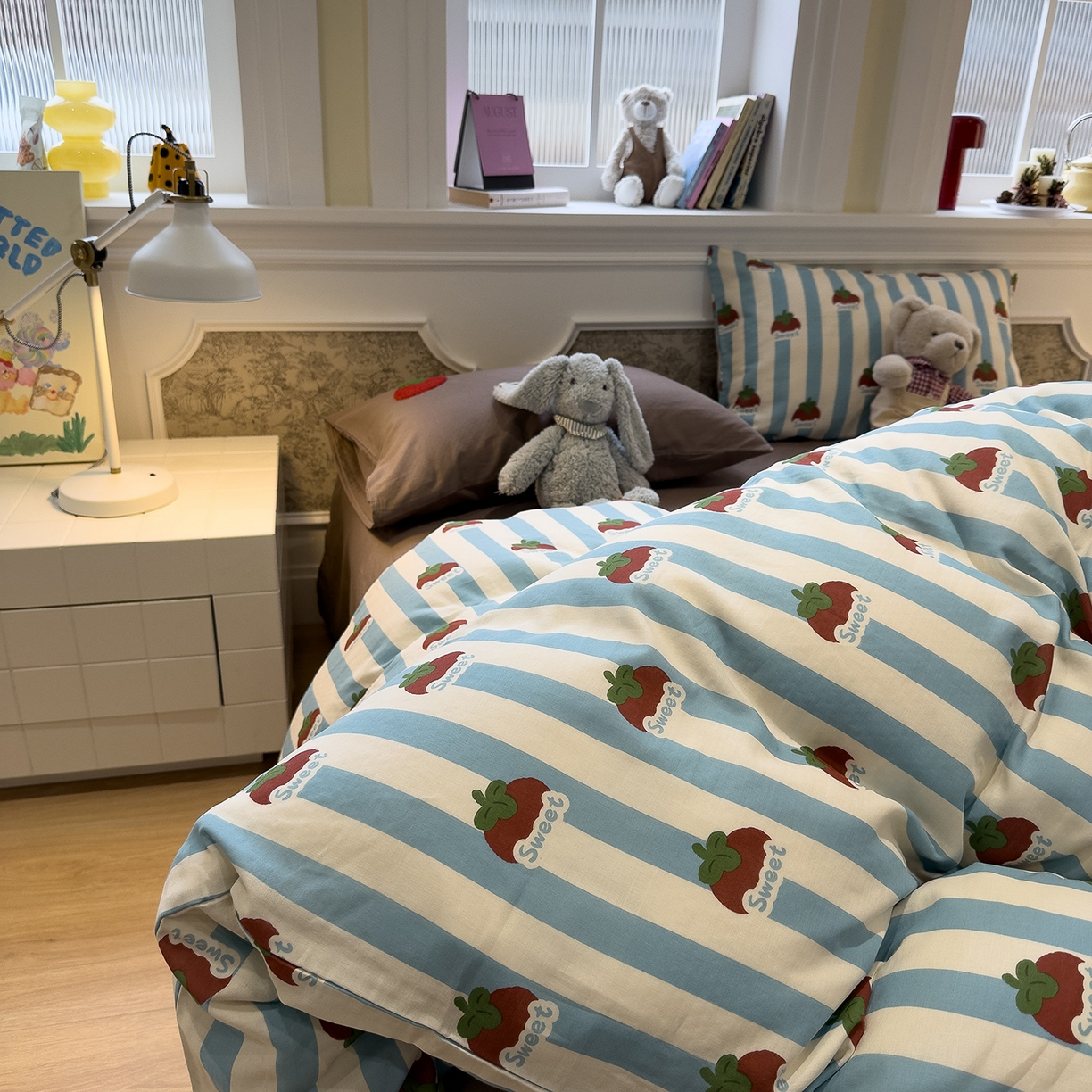 91家纺网 家纺一手货源 找家纺 呗旺鹿 2026新款ins风全棉撞色双层纱毛巾绣甜柿子系列四件套 甜柿蓝