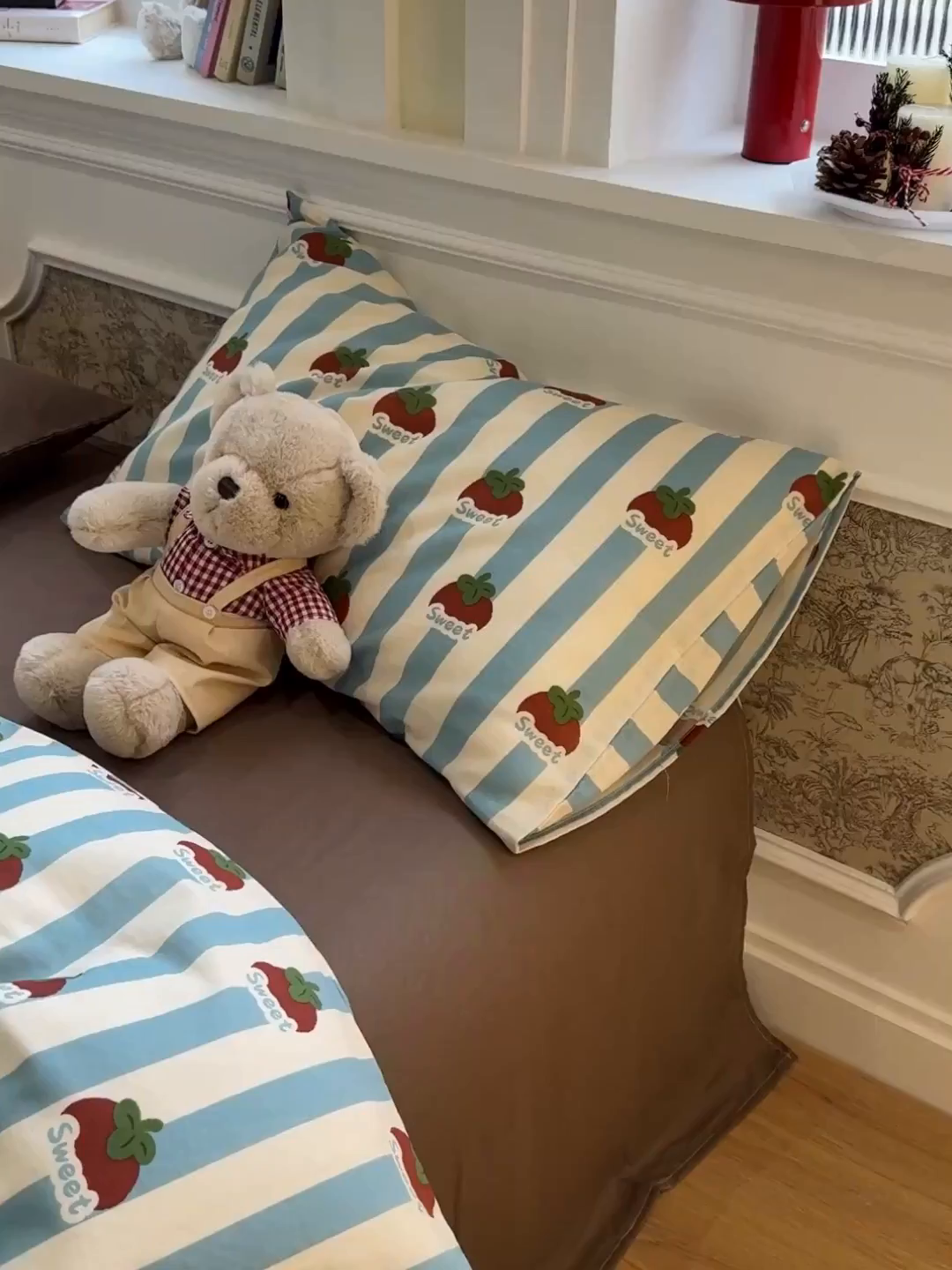 91家纺网 家纺一手货源 找家纺 呗旺鹿 2026新款ins风全棉撞色双层纱毛巾绣甜柿子系列四件套 甜柿蓝