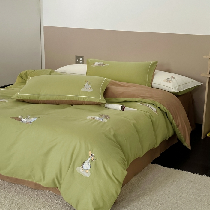 91家纺网 家纺一手货源 找家纺 （总）初拾 2023新款全棉大雁纹年轻系列四件套—沙滩鸭