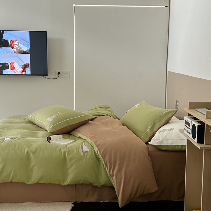 91家纺网 家纺一手货源 找家纺 （总）初拾 2023新款全棉大雁纹年轻系列四件套—沙滩鸭